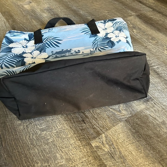 NWT Hawaiian tote - Picture 4 of 9